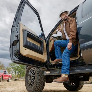 Image post by @justinboots_ on Instagram