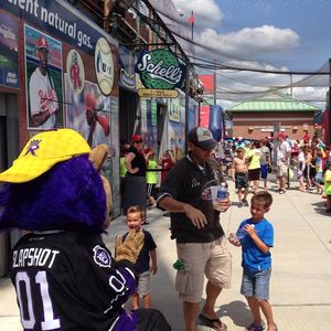 Image post by @readingroyals on Instagram