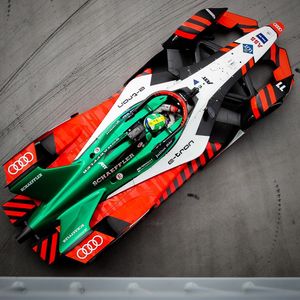 Image post by @lucasdigrassi on Instagram