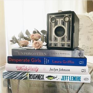 Image post by @gallerybooks on Instagram