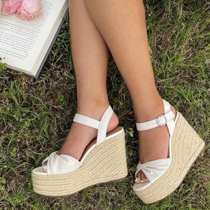 Image post by @dsw on Instagram