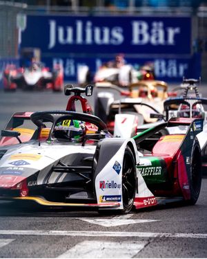 Image post by @lucasdigrassi on Instagram