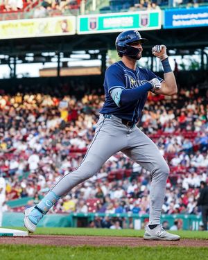 Image post by @raysbeisbol on Instagram