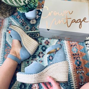 Image post by @dsw on Instagram