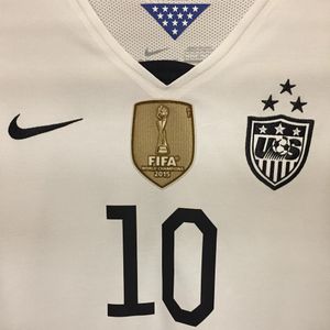 Image post by @carlilloyd on Instagram