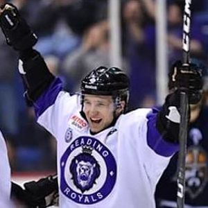 Image post by @readingroyals on Instagram