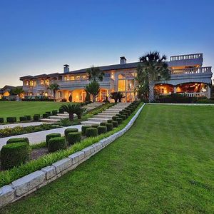 Image post by @christiesrealestate on Instagram