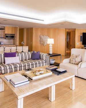 Image post by @stregisbalharbour on Instagram