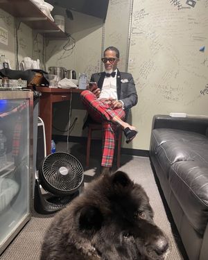 Image post by @realdlhughley on Instagram