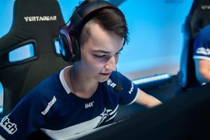 Image post by @complexitygaming on Instagram