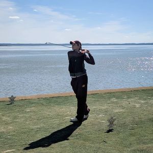 Image post by @cmuwomensgolf on Instagram