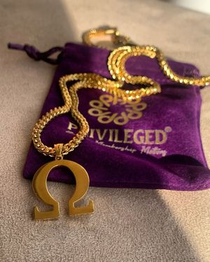 Image post by @privilegedbmmdstopp on Instagram