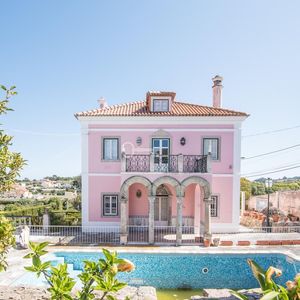 Image post by @christiesrealestate on Instagram