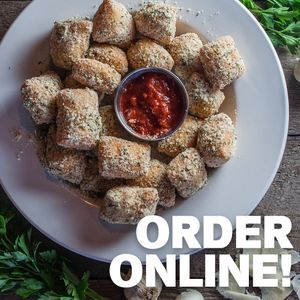Image post by @parryspizza on Instagram