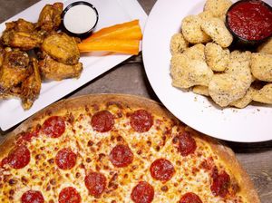 Image post by @parryspizza on Instagram