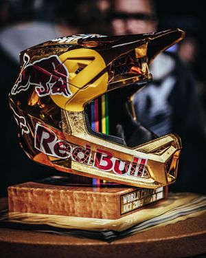 Image post by @foxmtb on Instagram