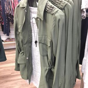 Image post by @shopoutoftown on Instagram