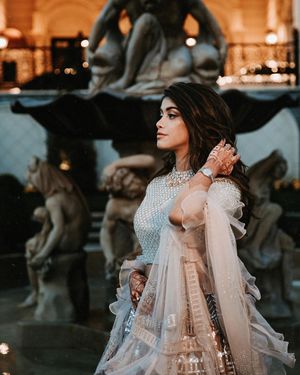 Image post by @thismodernlovephoto on Instagram