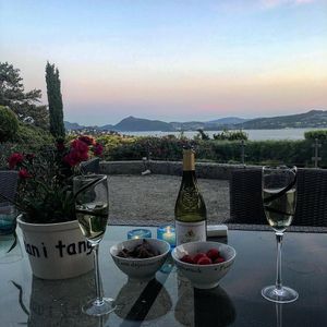 Image post by @carolinedame on Instagram
