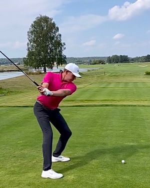 Image post by @alexknappegolf on Instagram