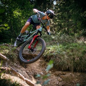 Image post by @foxmtb on Instagram