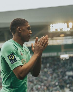 Image post by @esn.off on Instagram
