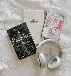 Image post by @blondiereads_ on Instagram