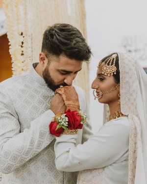 Image post by @thismodernlovephoto on Instagram
