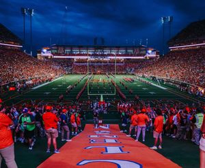 Image post by @iptay on Instagram
