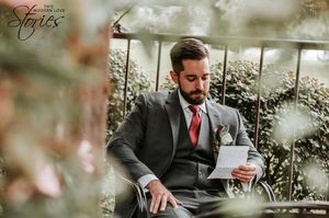 Image post by @thismodernlovephoto on Instagram