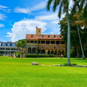 Image post by @deeringestate on Instagram