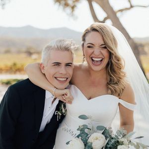Image post by @theknot on Instagram