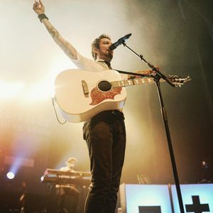 Image post by @thewarfield on Instagram