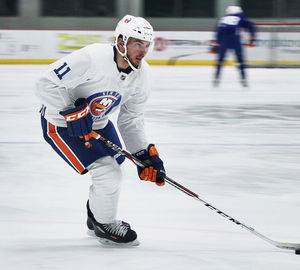 Image post by @nyislanders on Instagram