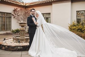Image post by @thismodernlovephoto on Instagram