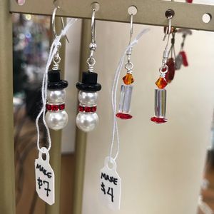 Image post by @beadcache on Instagram