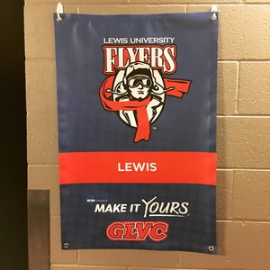 Image post by @lewiswbball on Instagram
