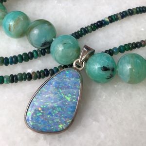 Image post by @beadcache on Instagram