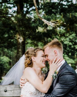 Image post by @thismodernlovephoto on Instagram