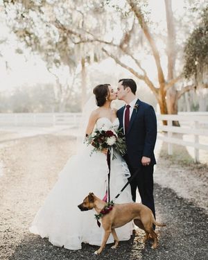 Image post by @theknot on Instagram