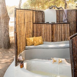 Image post by @chiawasafaris on Instagram