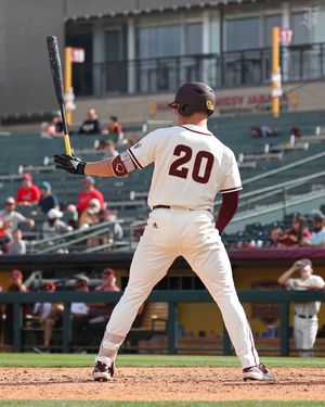 Image post by @fading_sun_photos on Instagram