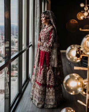 Image post by @thismodernlovephoto on Instagram