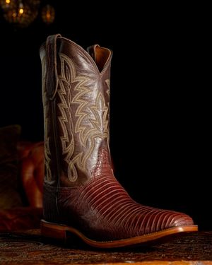 Image post by @justinboots_ on Instagram