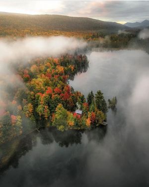 Image post by @thecabinchronicles on Instagram
