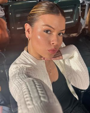 Image post by @sportsgirlnyc on Instagram