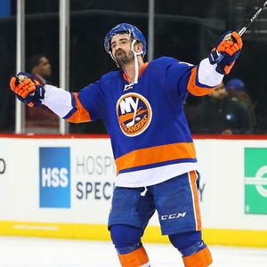 Image post by @nyislanders on Instagram