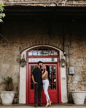 Image post by @thismodernlovephoto on Instagram