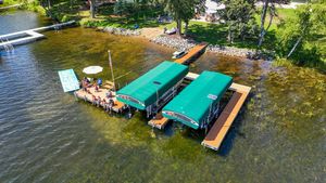 Image post by @lakecountrybarge on Facebook