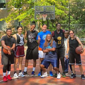 Image post by @ladieswhohoop on Instagram